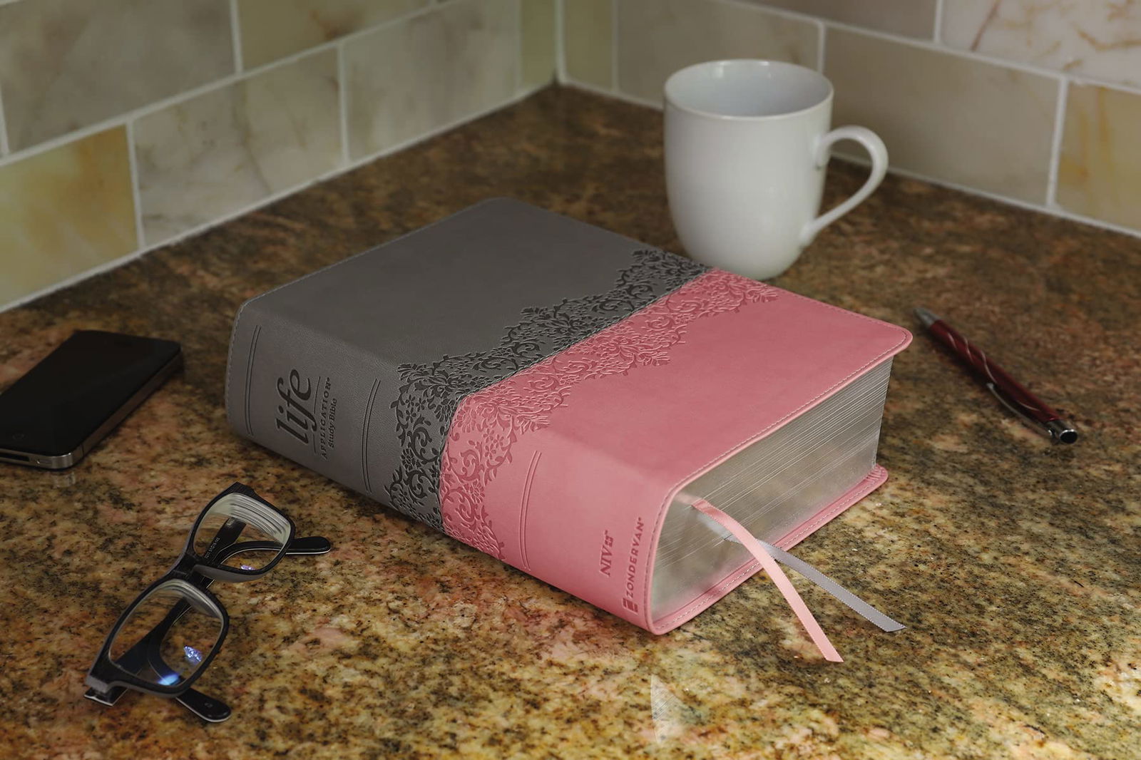 NIV, Life Application Study Bible, Third Edition, Large Print, Leathersoft, Gray/Pink, Red Letter - Binkii 